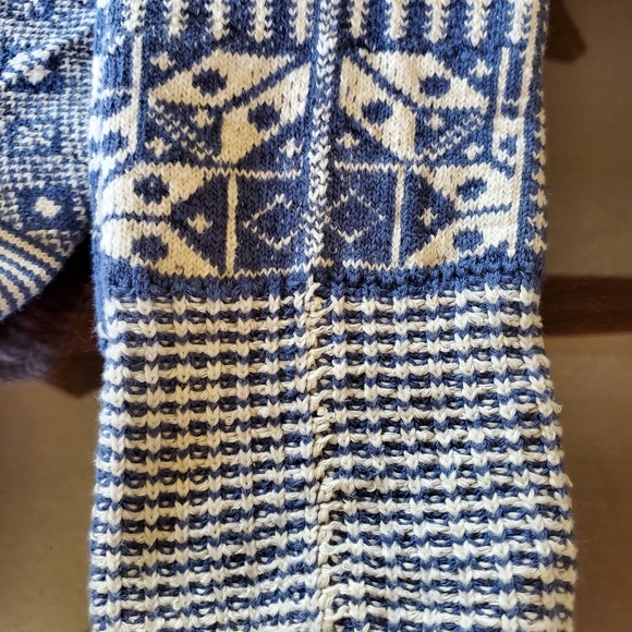 Blue and white thigh high socks - Picture 3 of 14